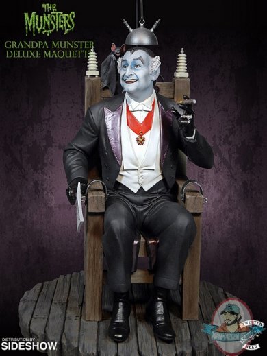 the-munsters-grandpa-munster-deluxe-maquette-902704-02.jpg